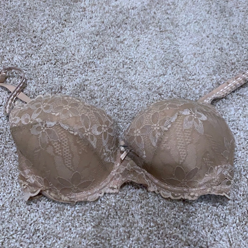 Le Mystere Scarlett all over lace bra 32E NWOT